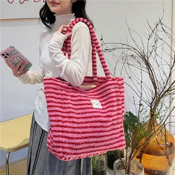 Корейская полосатая плюшевая сумка Женщины 2024 Новый Preppy Tote Bucket Портативные сумки через плечо из овечьей шерсти большой емкости для женщин