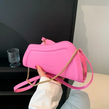 Летняя мода Изысканная женская сумка с цепочкой 2023 Популярная новая простая и продвинутая сумка через плечо для девочек