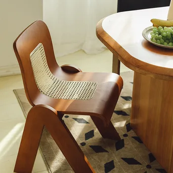 Средневековый обеденный стул Ветровой стул Обеденный стул с изогнутой спинкой Ретро ротанг из массива дерева Кабинет Диван Стул Домашняя мебель
